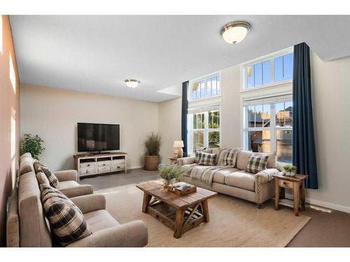 17 Riviera Place, Cochrane, AB - Indoor Photo Showing Living Room