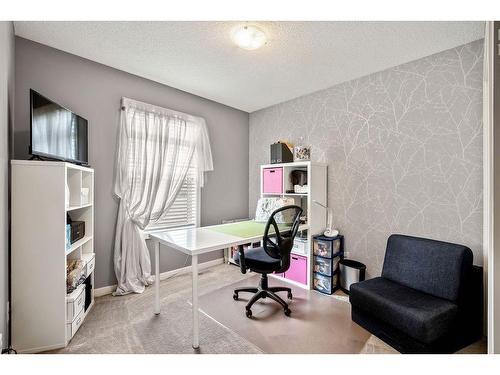 53 Copperpond Landing Se, Calgary, AB - Indoor Photo Showing Office