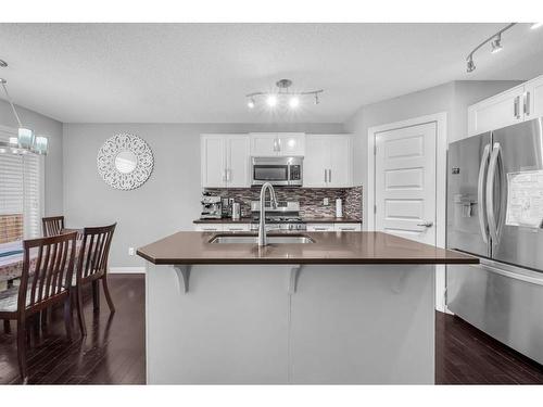 29 Evansridge Place Nw, Calgary, AB - Indoor Photo Showing Kitchen With Double Sink With Upgraded Kitchen