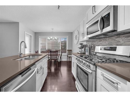 29 Evansridge Place Nw, Calgary, AB - Indoor Photo Showing Kitchen With Double Sink With Upgraded Kitchen