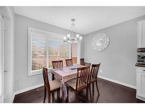 29 Evansridge Place Nw, Calgary, AB - Indoor Photo Showing Dining Room