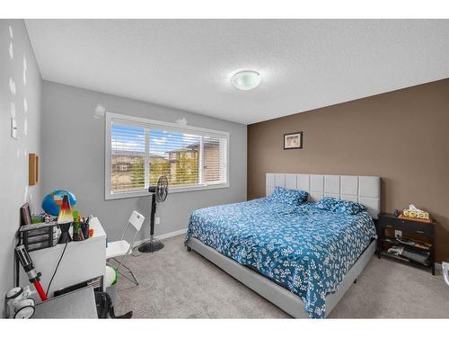 29 Evansridge Place Nw, Calgary, AB - Indoor Photo Showing Bedroom