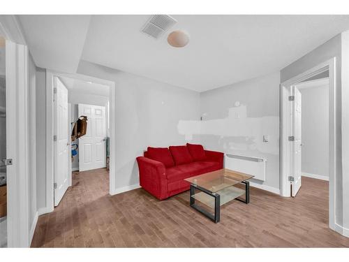 29 Evansridge Place Nw, Calgary, AB - Indoor Photo Showing Living Room