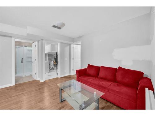 29 Evansridge Place Nw, Calgary, AB - Indoor Photo Showing Living Room