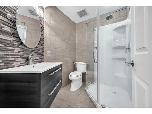 29 Evansridge Place Nw, Calgary, AB - Indoor Photo Showing Bathroom