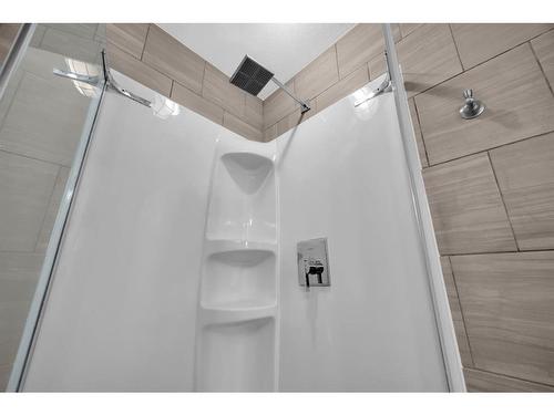 29 Evansridge Place Nw, Calgary, AB - Indoor Photo Showing Bathroom