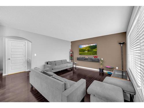 29 Evansridge Place Nw, Calgary, AB - Indoor Photo Showing Living Room