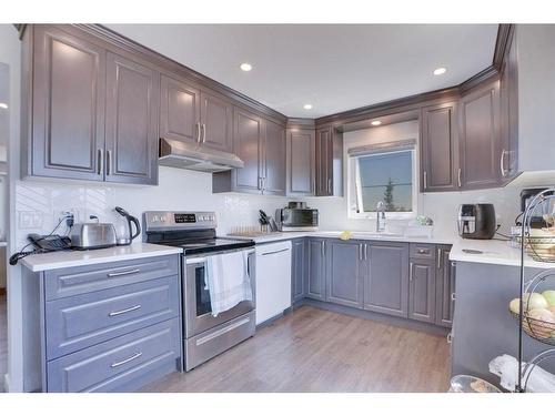 186 Martinglen Way Ne, Calgary, AB - Indoor Photo Showing Kitchen