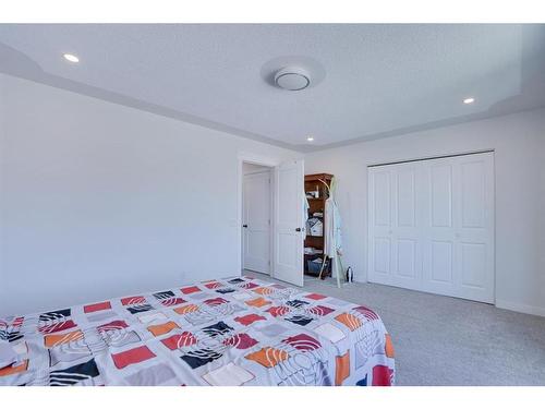 186 Martinglen Way Ne, Calgary, AB - Indoor Photo Showing Bedroom