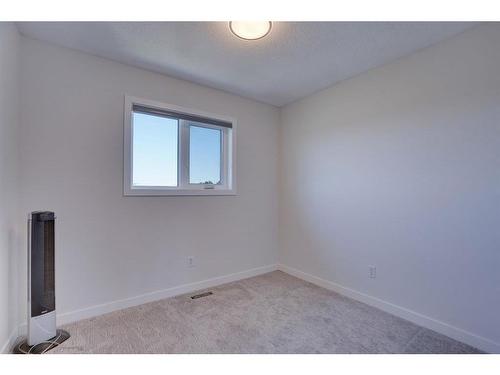 186 Martinglen Way Ne, Calgary, AB - Indoor Photo Showing Other Room