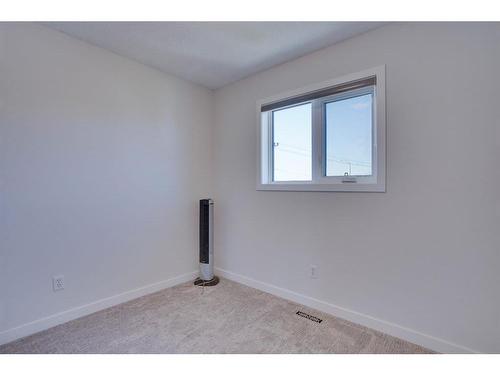 186 Martinglen Way Ne, Calgary, AB - Indoor