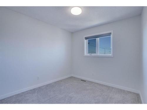 186 Martinglen Way Ne, Calgary, AB - Indoor Photo Showing Other Room