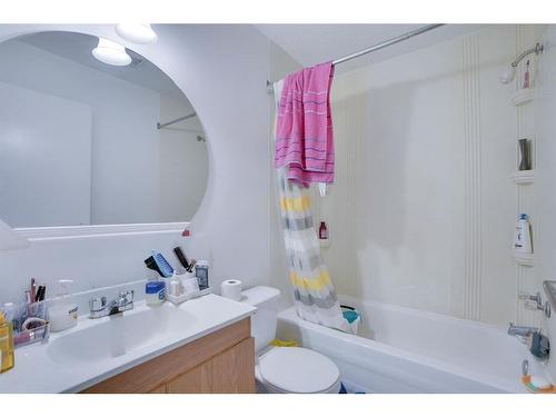 186 Martinglen Way Ne, Calgary, AB - Indoor Photo Showing Bathroom