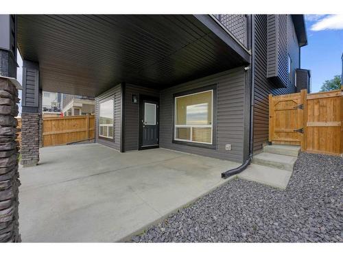 239 Hillcrest Heights Sw, Airdrie, AB - Outdoor With Exterior