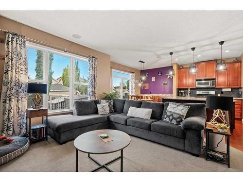 35 Copperfield Common Se, Calgary, AB - Indoor Photo Showing Living Room