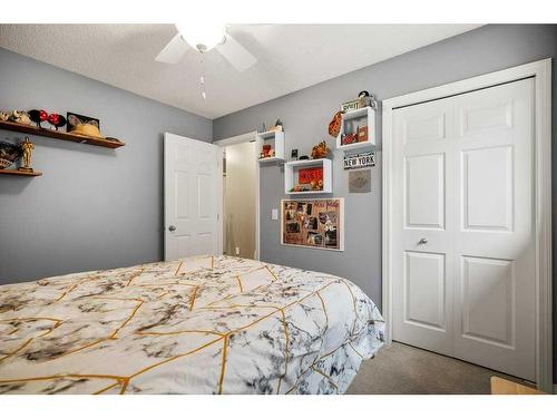 35 Copperfield Common Se, Calgary, AB - Indoor Photo Showing Bedroom