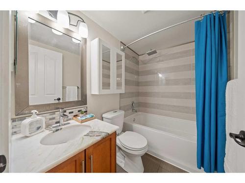 101-1513 26 Avenue Sw, Calgary, AB - Indoor Photo Showing Bathroom