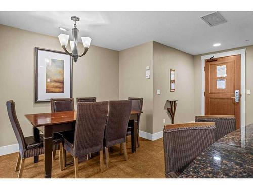 314-187 Kananaskis Way, Canmore, AB - Indoor Photo Showing Dining Room