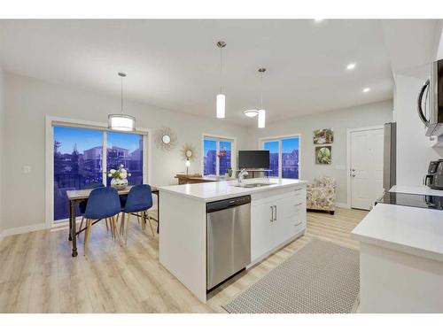 380 Canals Crossing Sw, Airdrie, AB - Indoor Photo Showing Kitchen