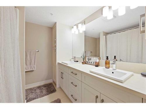 2207-450 Sage Valley Drive Nw, Calgary, AB - Indoor Photo Showing Bathroom