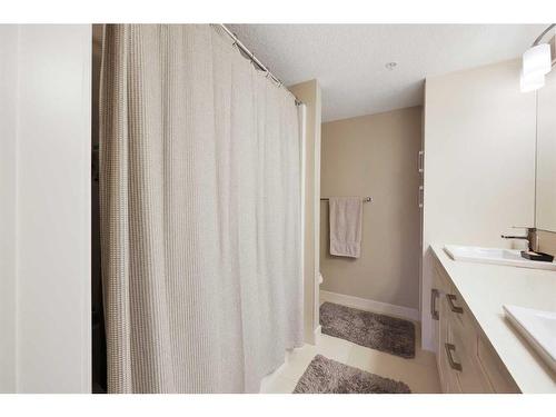 2207-450 Sage Valley Drive Nw, Calgary, AB - Indoor Photo Showing Bathroom