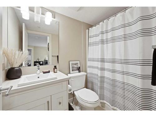 2207-450 Sage Valley Drive Nw, Calgary, AB - Indoor Photo Showing Bathroom