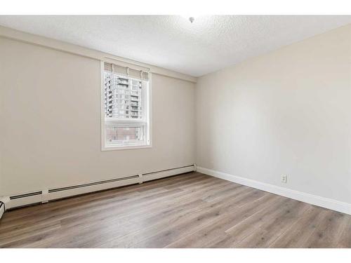 701-733 14 Ave Sw, Calgary, AB - Indoor Photo Showing Other Room