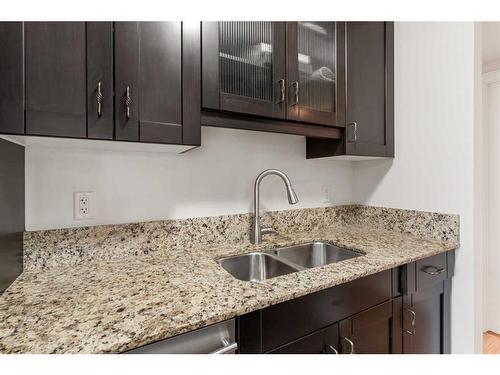 701-733 14 Ave Sw, Calgary, AB - Indoor Photo Showing Kitchen With Double Sink With Upgraded Kitchen