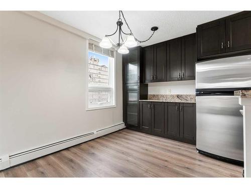 701-733 14 Ave Sw, Calgary, AB - Indoor Photo Showing Kitchen