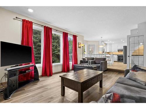 492 Silvergrove Gardens Nw, Calgary, AB - Indoor Photo Showing Living Room