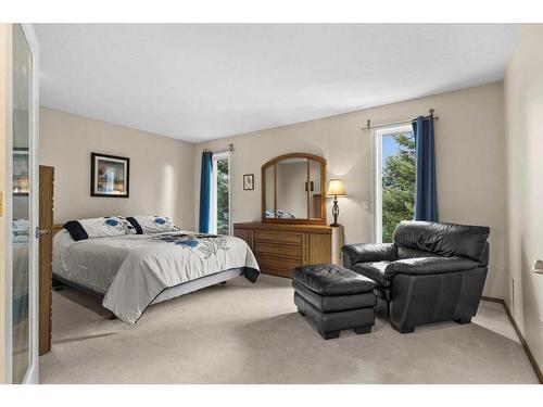 492 Silvergrove Gardens Nw, Calgary, AB - Indoor Photo Showing Bedroom