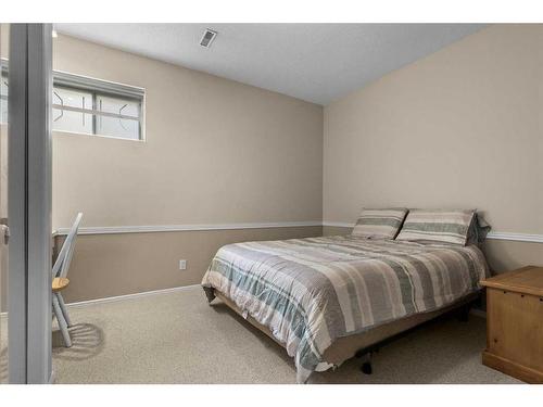 492 Silvergrove Gardens Nw, Calgary, AB - Indoor Photo Showing Bedroom