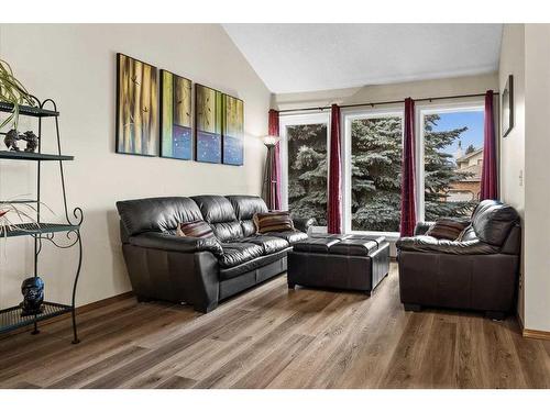 492 Silvergrove Gardens Nw, Calgary, AB - Indoor Photo Showing Living Room