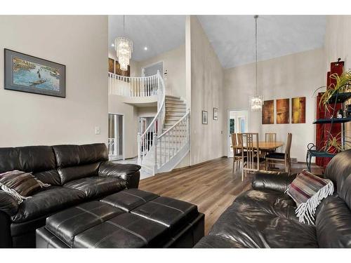 492 Silvergrove Gardens Nw, Calgary, AB - Indoor Photo Showing Living Room