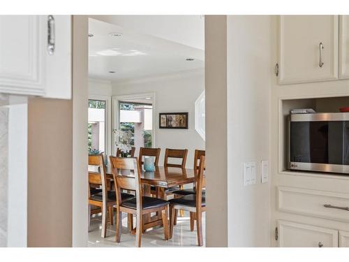 39 Anatapi Lane Sw, Calgary, AB - Indoor Photo Showing Dining Room