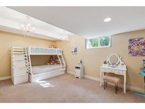 39 Anatapi Lane Sw, Calgary, AB - Indoor Photo Showing Bedroom