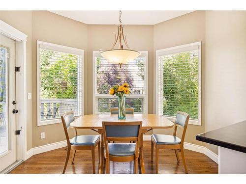 515 Sierra Morena Place Sw, Calgary, AB - Indoor Photo Showing Dining Room