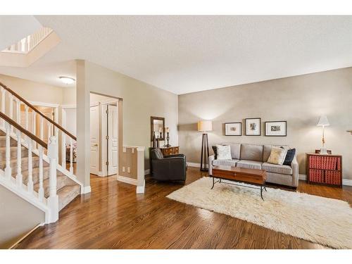 515 Sierra Morena Place Sw, Calgary, AB - Indoor Photo Showing Living Room