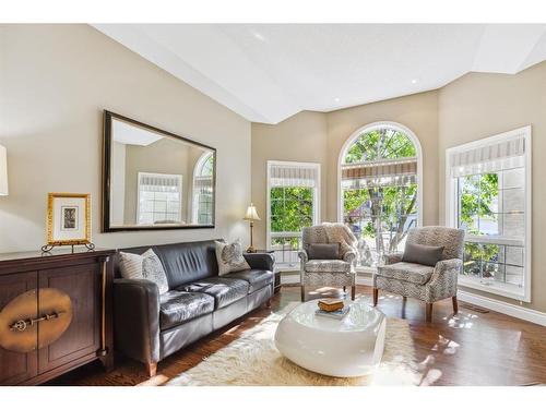 515 Sierra Morena Place Sw, Calgary, AB - Indoor Photo Showing Living Room