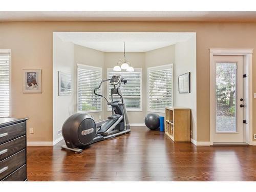 515 Sierra Morena Place Sw, Calgary, AB - Indoor Photo Showing Gym Room