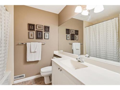 515 Sierra Morena Place Sw, Calgary, AB - Indoor Photo Showing Bathroom