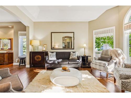 515 Sierra Morena Place Sw, Calgary, AB - Indoor Photo Showing Living Room