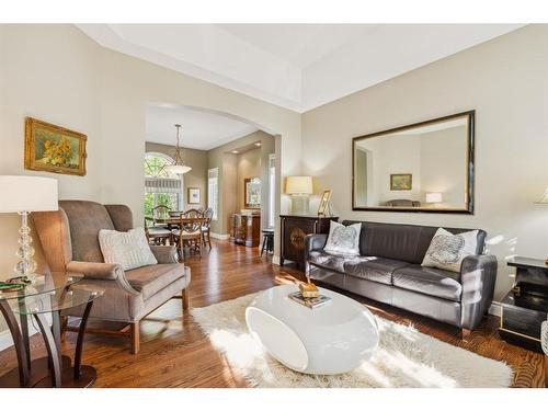 515 Sierra Morena Place Sw, Calgary, AB - Indoor Photo Showing Living Room