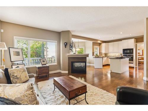 515 Sierra Morena Place Sw, Calgary, AB - Indoor Photo Showing Living Room