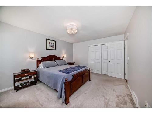 526 Carriage Lane Drive, Carstairs, AB - Indoor Photo Showing Bedroom