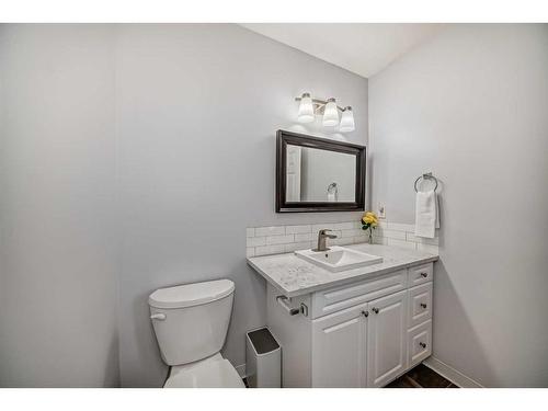 526 Carriage Lane Drive, Carstairs, AB - Indoor Photo Showing Bathroom