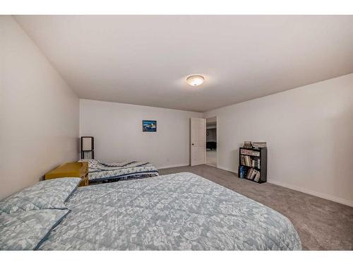 526 Carriage Lane Drive, Carstairs, AB - Indoor Photo Showing Bedroom