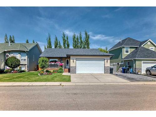 526 Carriage Lane Drive, Carstairs, AB - Outdoor With Facade