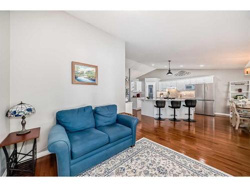 526 Carriage Lane Drive, Carstairs, AB - Indoor Photo Showing Living Room