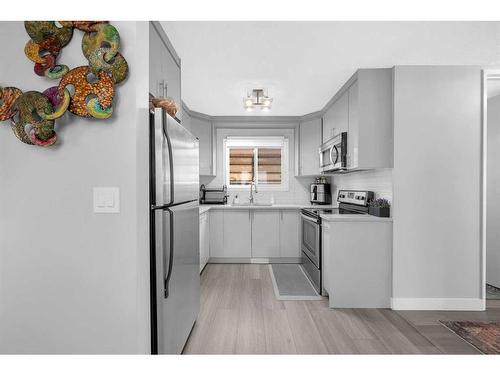 23 Abergale Place Ne, Calgary, AB - Indoor Photo Showing Kitchen